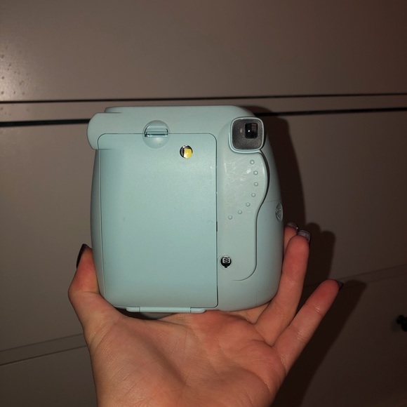 light blue instax mini 8 fujifilm camera - Picture 2 of 4